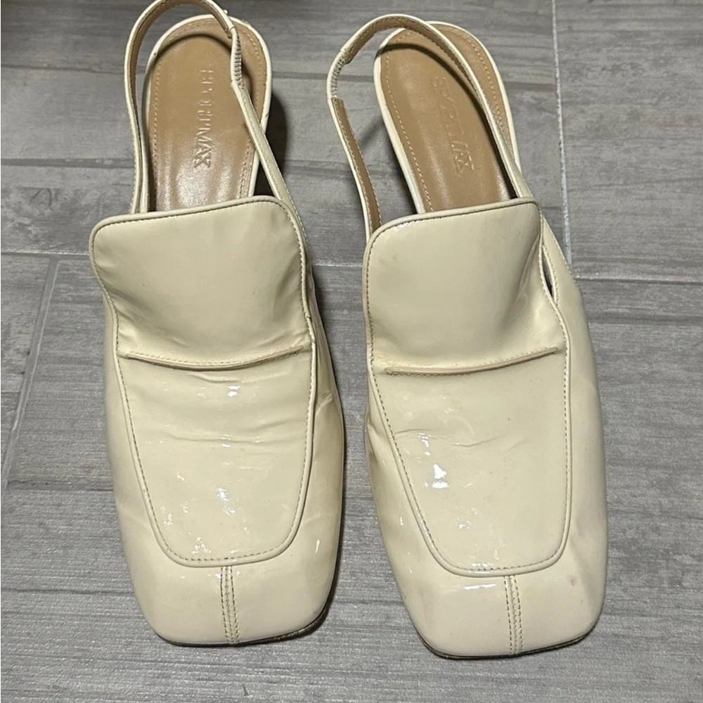 SPORTMAX pumps.